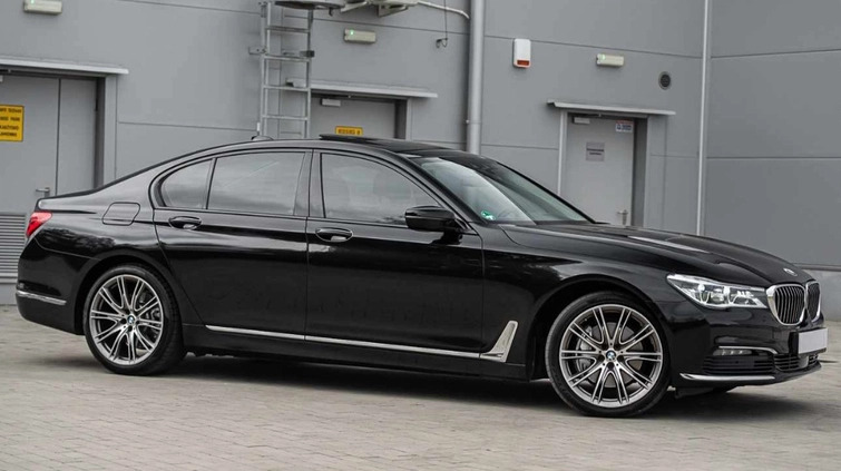 BMW Seria 7 cena 149000 przebieg: 255000, rok produkcji 2016 z Sejny małe 781